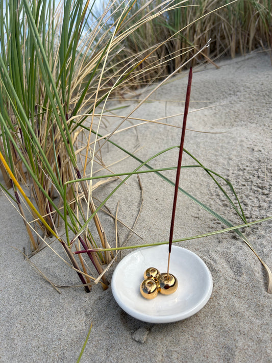 Baltoji. Auksiniai burbuliukai